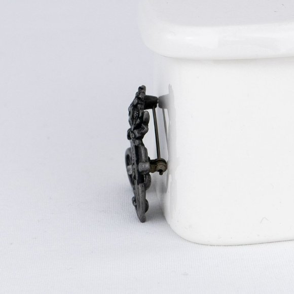 Pewter Wheelbarrow Pin Brooch Marked AJC Flowers Gardening Gardner Gift Shovel - Picture 3 of 3